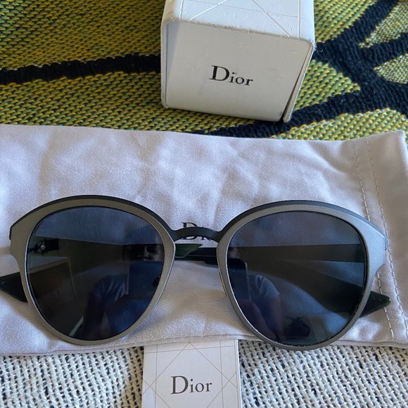DIOR SUNGLASSES - Picture 2 of 9